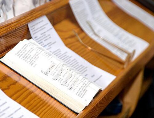 What is a funeral celebrant? And who can conduct a service?